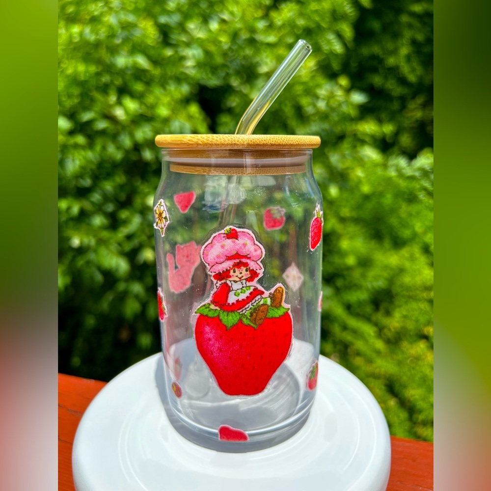 Strawberry Shortcake Handcrafted Drinking Glass W/Straw and Leak Proo…HANDMADE!!
